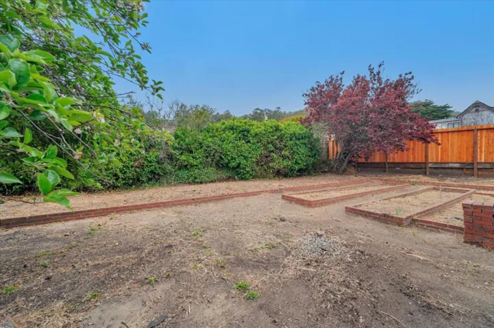 975 Crespi Drive, Pacifica, California 94044