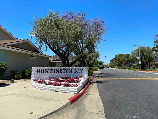 10220 Ascot Circle, Huntington Beach, California 92646