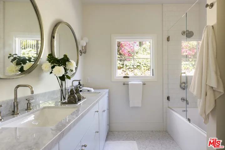 14943 Jadestone Drive, Sherman Oaks, California 91403
