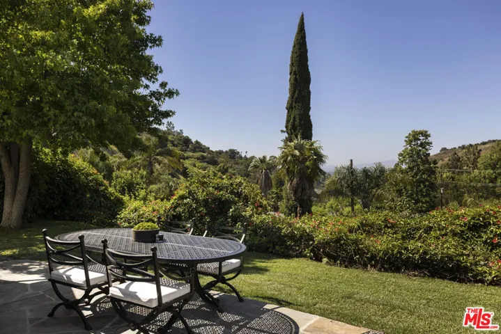 14943 Jadestone Drive, Sherman Oaks, California 91403