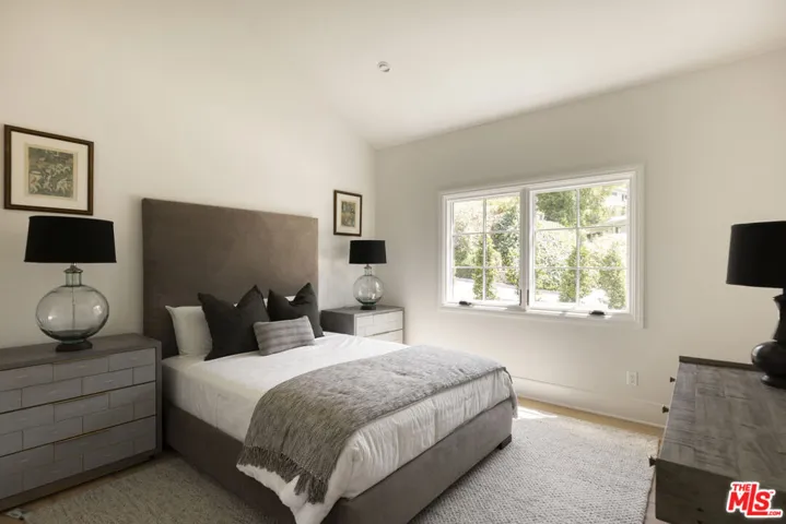 14943 Jadestone Drive, Sherman Oaks, California 91403