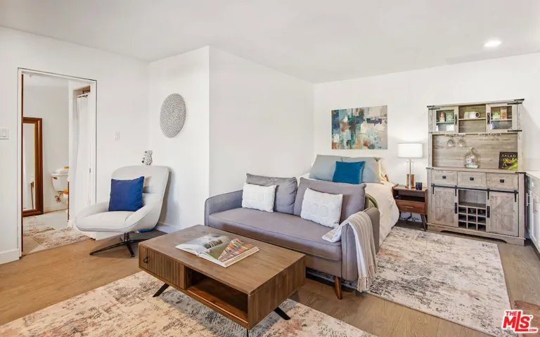 379 Fowling Street, Playa Del Rey, California 90293