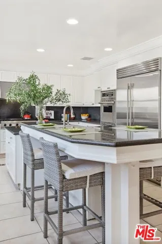 379 Fowling Street, Playa Del Rey, California 90293