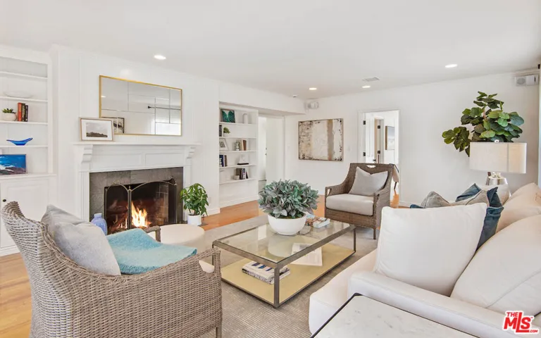 379 Fowling Street, Playa Del Rey, California 90293