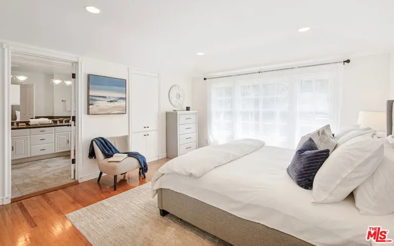 379 Fowling Street, Playa Del Rey, California 90293