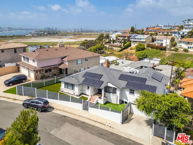 379 Fowling Street, Playa Del Rey, California 90293