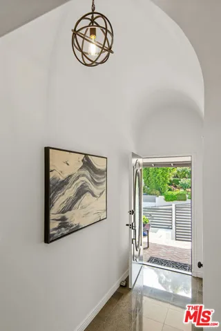 379 Fowling Street, Playa Del Rey, California 90293