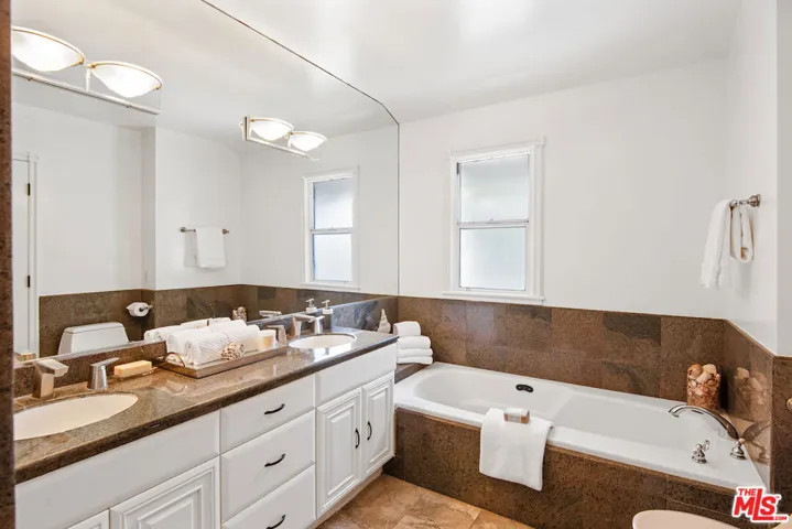 379 Fowling Street, Playa Del Rey, California 90293