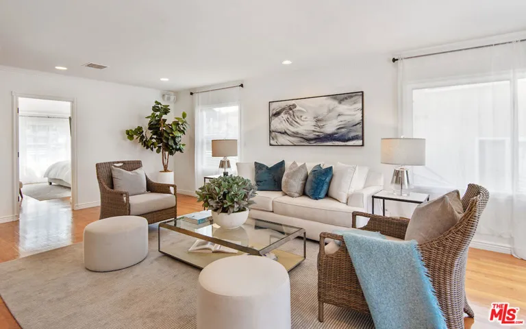 379 Fowling Street, Playa Del Rey, California 90293