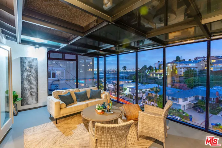 379 Fowling Street, Playa Del Rey, California 90293