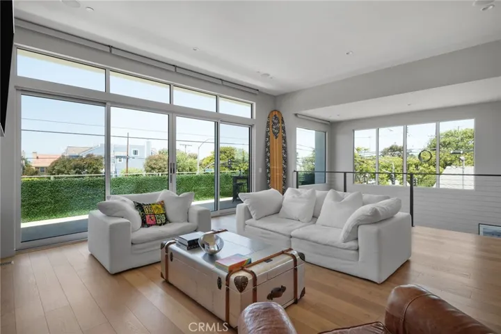 Living Room (upstairs)