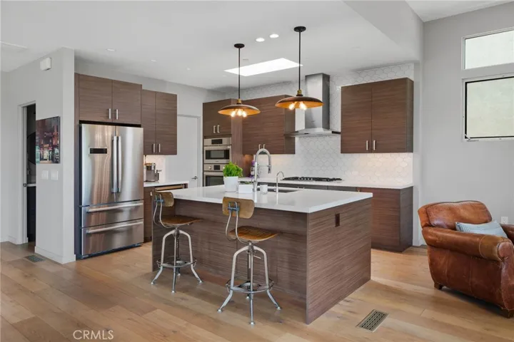 Kitchen (upstairs)