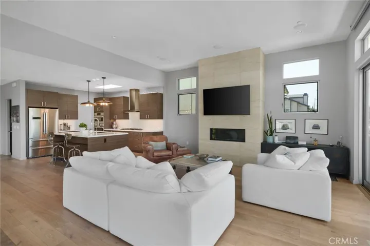 Living Room (upstairs)