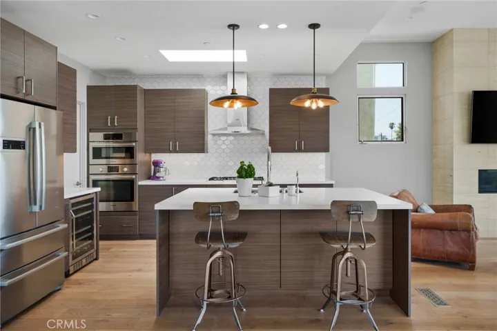 Kitchen (upstairs)