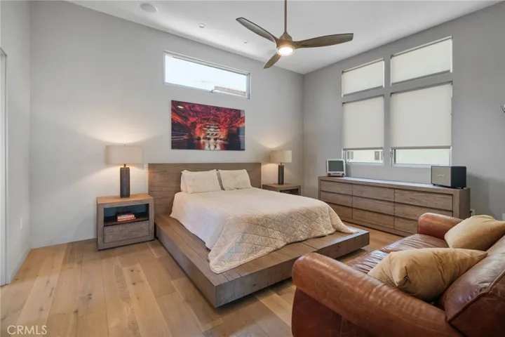Executive Bedroom (upstairs)