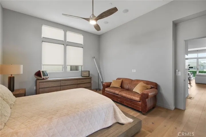 Executive Bedroom (upstairs)