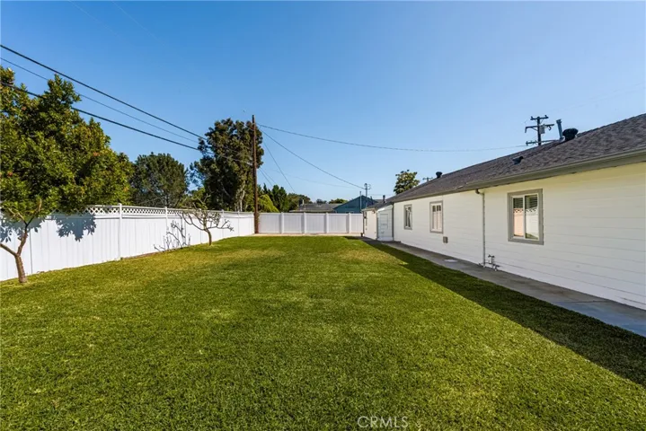 8200 sq ft flat lot