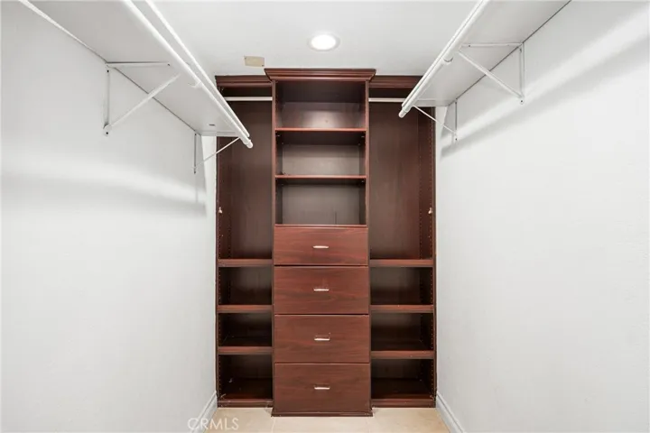 primary bedroom walk in closet