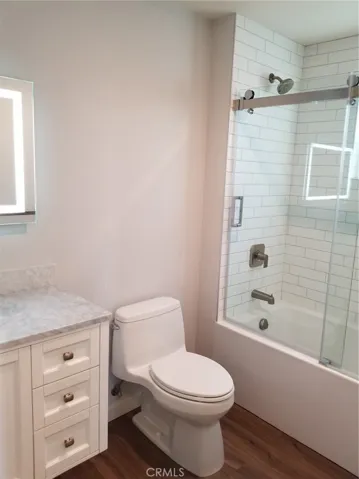 Ensuite Full Bath