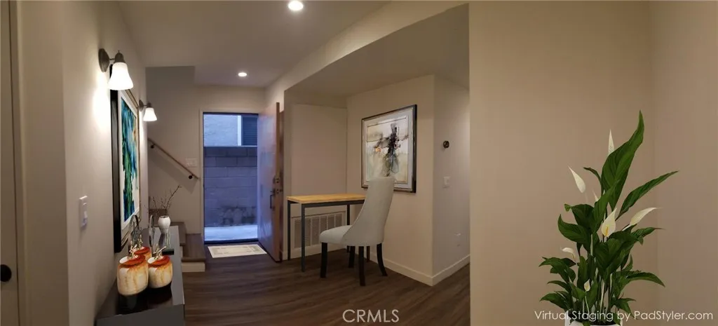 Foyer, Vitually Staged