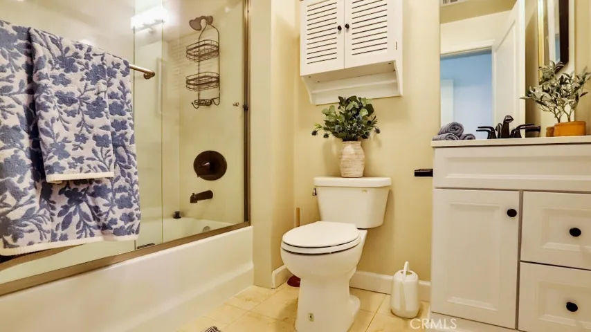 2311 W 10th Street 204, Los Angeles, California 90006