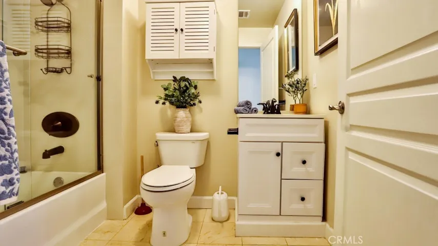 2311 W 10th Street 204, Los Angeles, California 90006