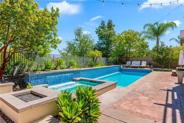 25783 Oak Leaf Court, Valencia, California 91381