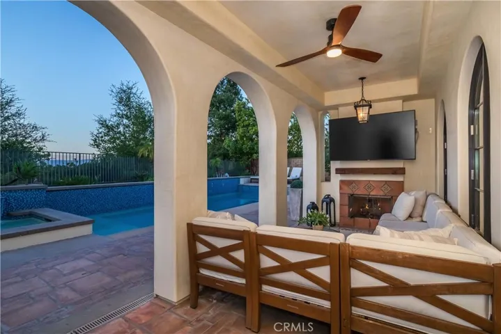 25783 Oak Leaf Court, Valencia, California 91381