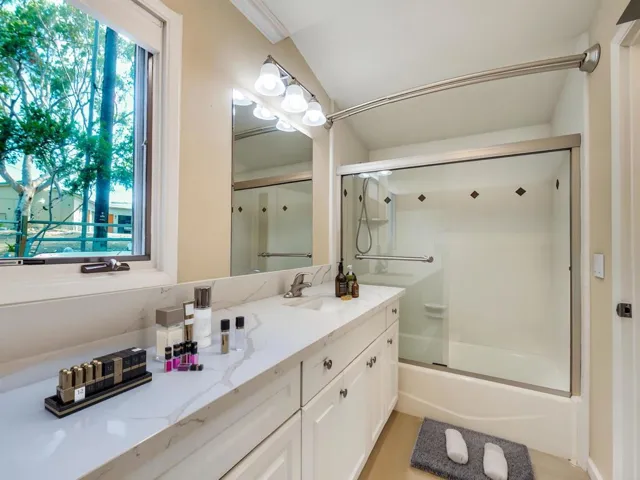 7017 El Camino Del Norte, Rancho Santa Fe, California 92067
