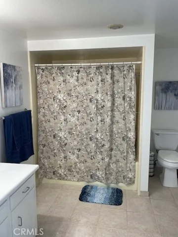 Bath with Shower/Tub Combination