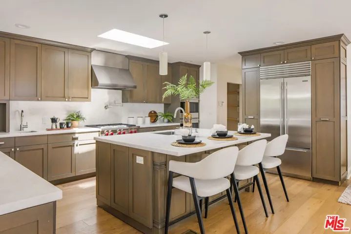15418 Hamner Drive, Los Angeles, California 90077