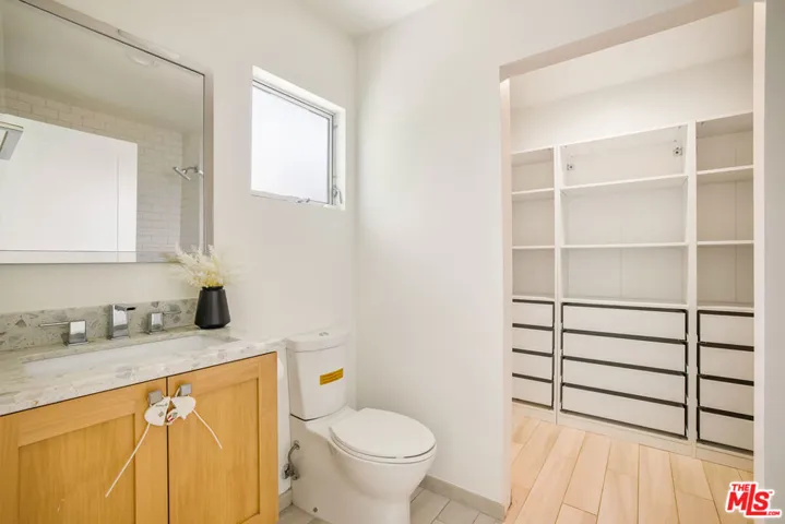 15418 Hamner Drive, Los Angeles, California 90077