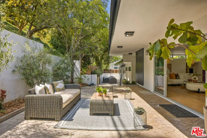15418 Hamner Drive, Los Angeles, California 90077