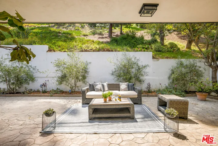 15418 Hamner Drive, Los Angeles, California 90077