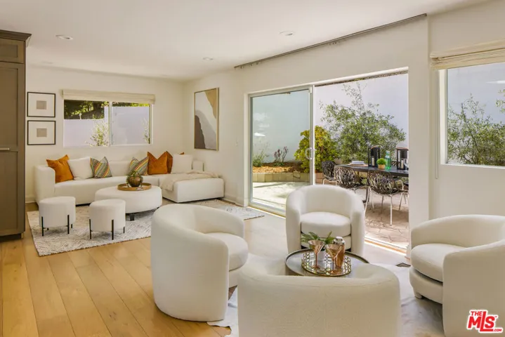 15418 Hamner Drive, Los Angeles, California 90077