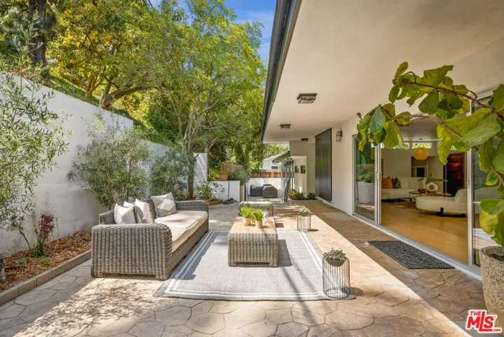 15418 Hamner Drive, Los Angeles, California 90077