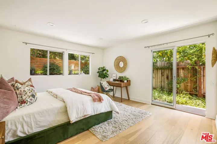 15418 Hamner Drive, Los Angeles, California 90077