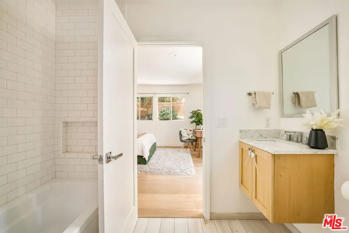15418 Hamner Drive, Los Angeles, California 90077