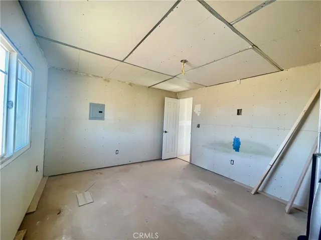 60607 Stearman Road, Landers, California 92285