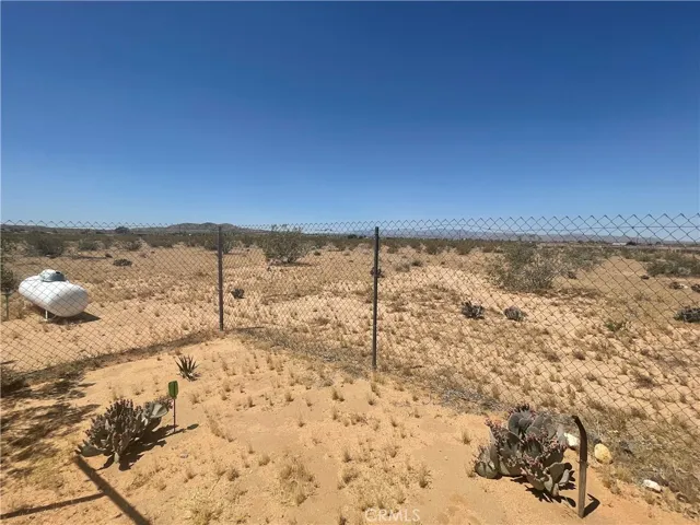 60607 Stearman Road, Landers, California 92285