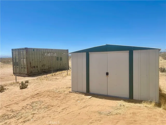 60607 Stearman Road, Landers, California 92285