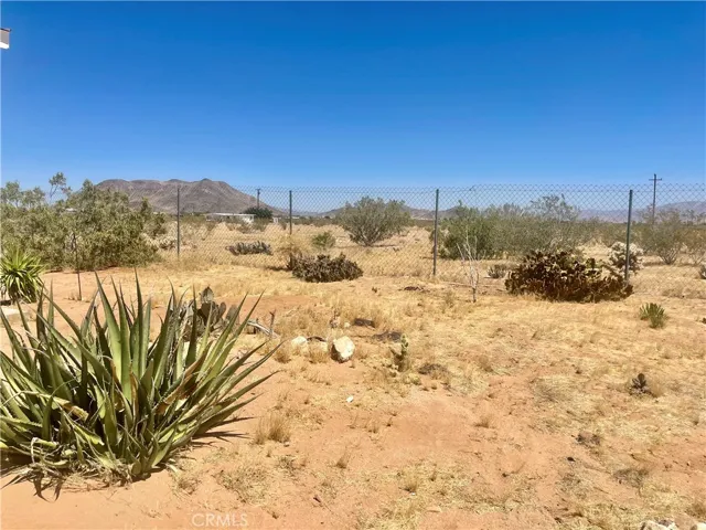 60607 Stearman Road, Landers, California 92285