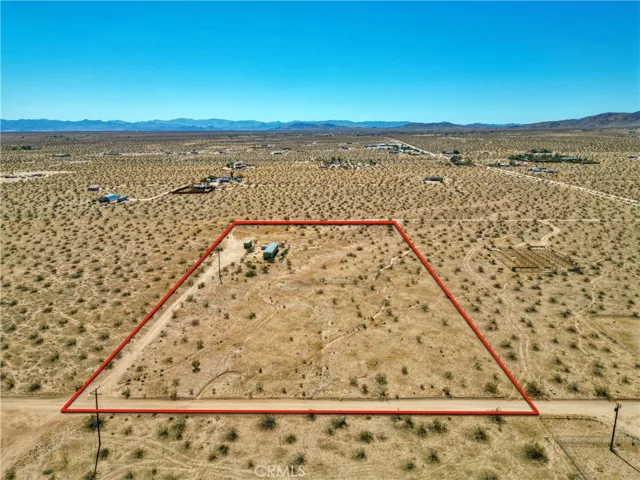 60607 Stearman Road, Landers, California 92285