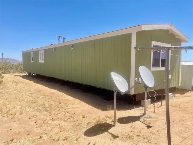 60607 Stearman Road, Landers, California 92285