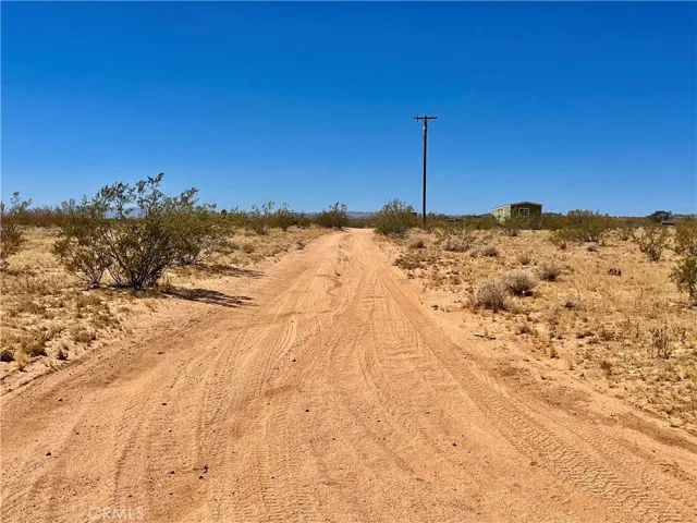60607 Stearman Road, Landers, California 92285