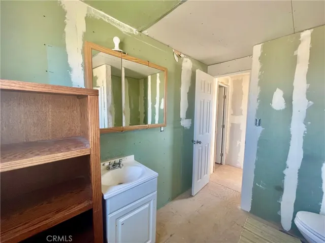 60607 Stearman Road, Landers, California 92285