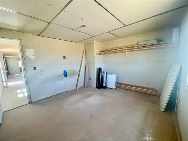 60607 Stearman Road, Landers, California 92285