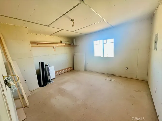 60607 Stearman Road, Landers, California 92285