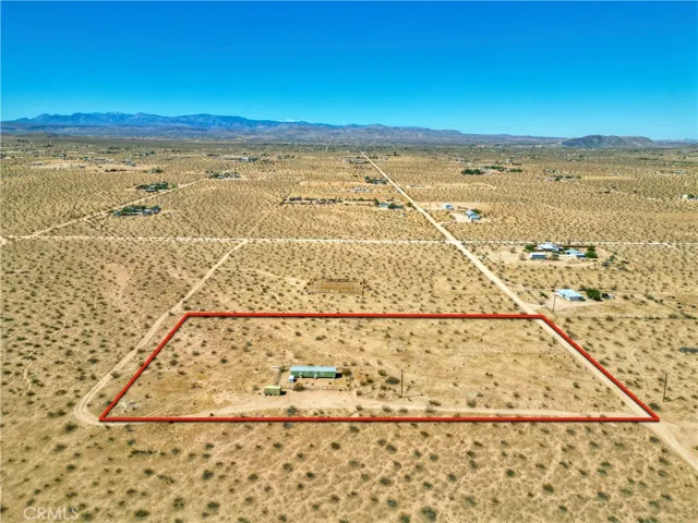 60607 Stearman Road, Landers, California 92285