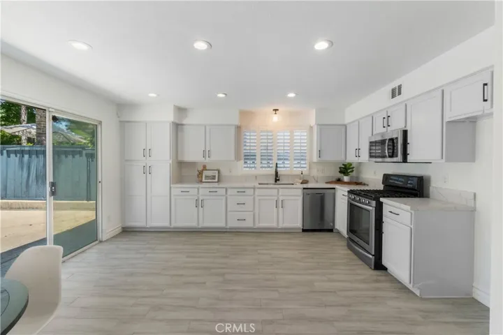 43187 Camino Caruna E, Temecula, California 92592